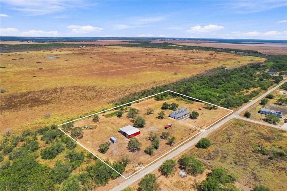 4629 Chuckwagon Robstown, TX 78380