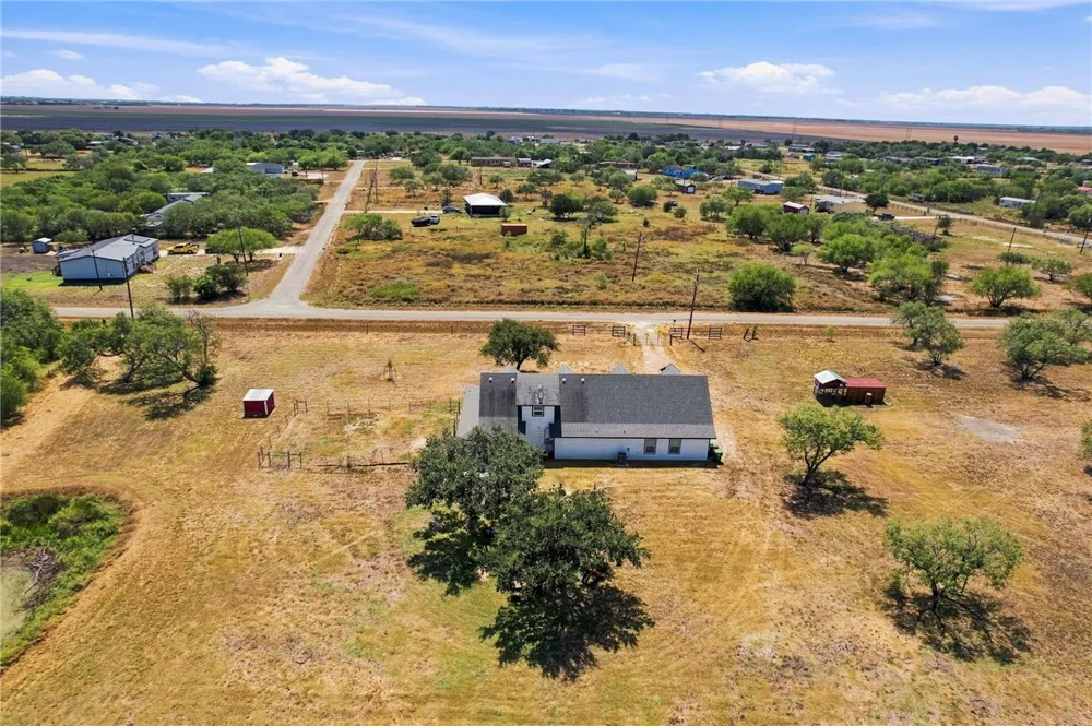 4629 Chuckwagon Robstown, TX 78380