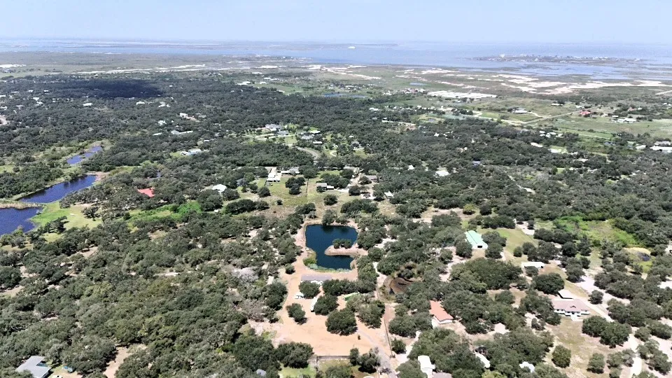 295 Griffith Drive Rockport, TX 78382
