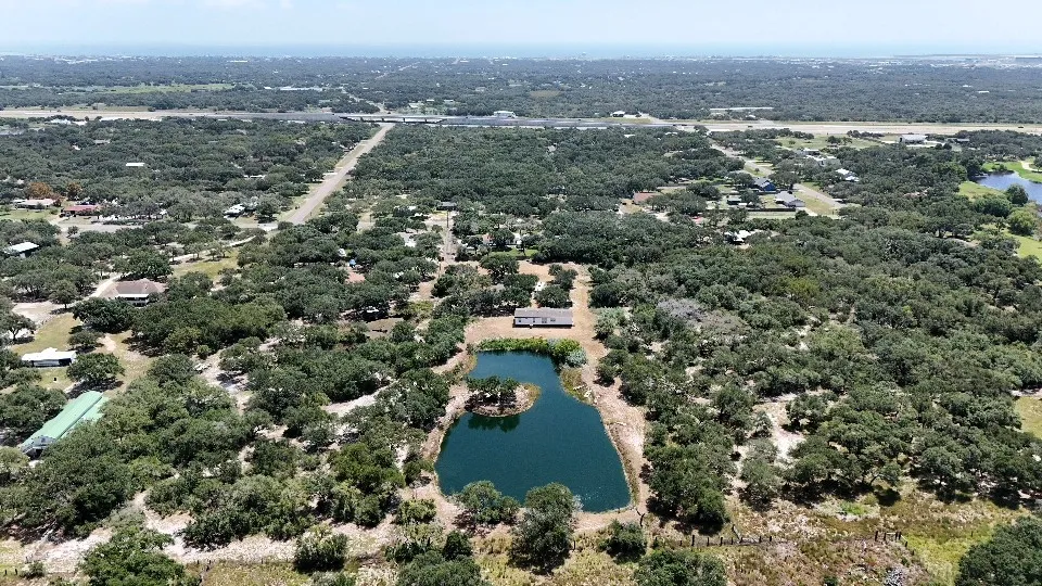 295 Griffith Drive Rockport, TX 78382