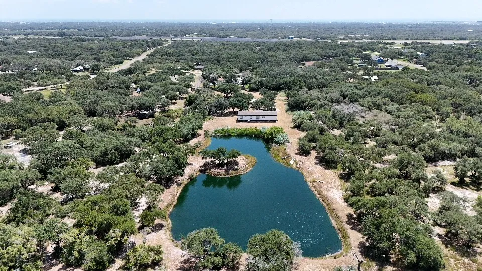 295 Griffith Drive Rockport, TX 78382