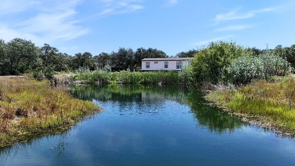295 Griffith Drive Rockport, TX 78382