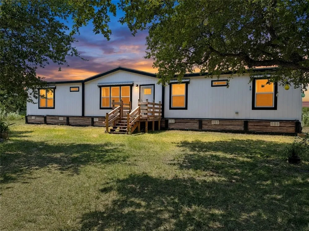 295 Griffith Drive Rockport, TX 78382