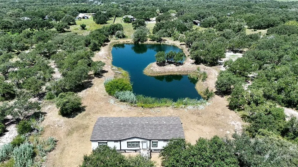 295 Griffith Drive Rockport, TX 78382