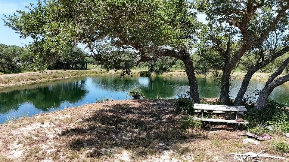 295 Griffith Drive Rockport, TX 78382