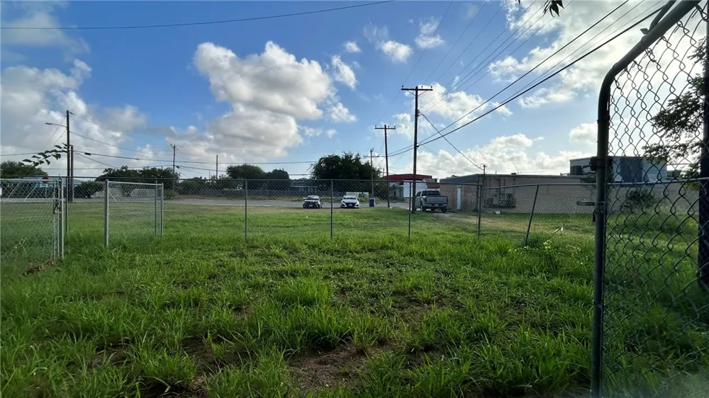 2738 Dallas Avenue Ingleside, TX 78362