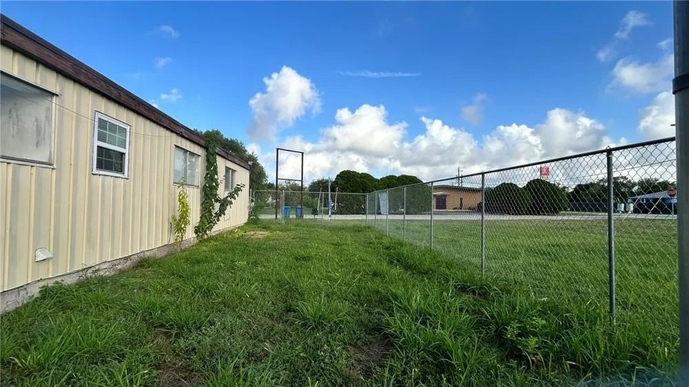 2738 Dallas Avenue Ingleside, TX 78362
