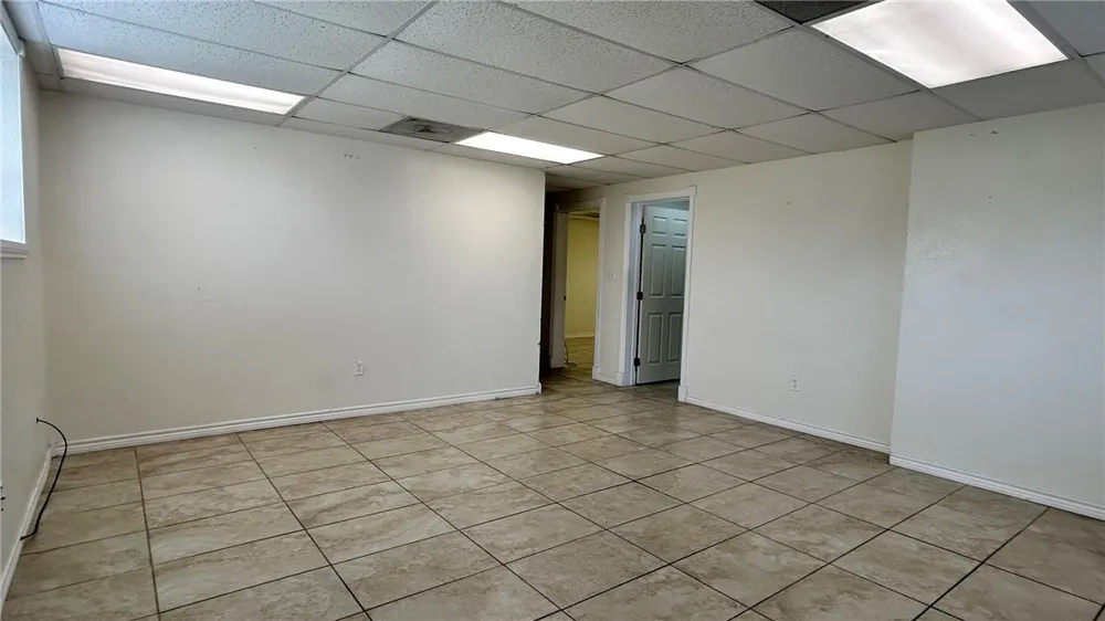 2738 Dallas Avenue Ingleside, TX 78362