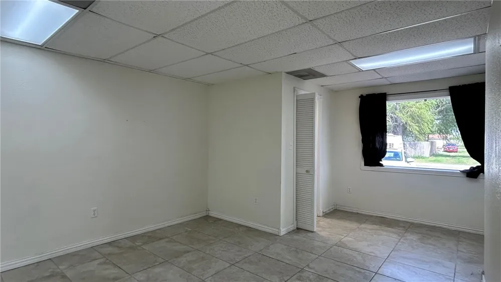 2738 Dallas Avenue Ingleside, TX 78362