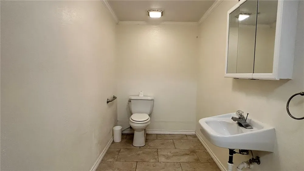 2738 Dallas Avenue Ingleside, TX 78362