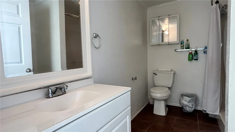 2738 Dallas Avenue Ingleside, TX 78362