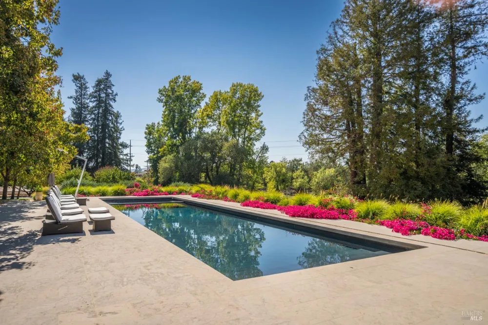 3027 Vichy Avenue Napa, CA 94558