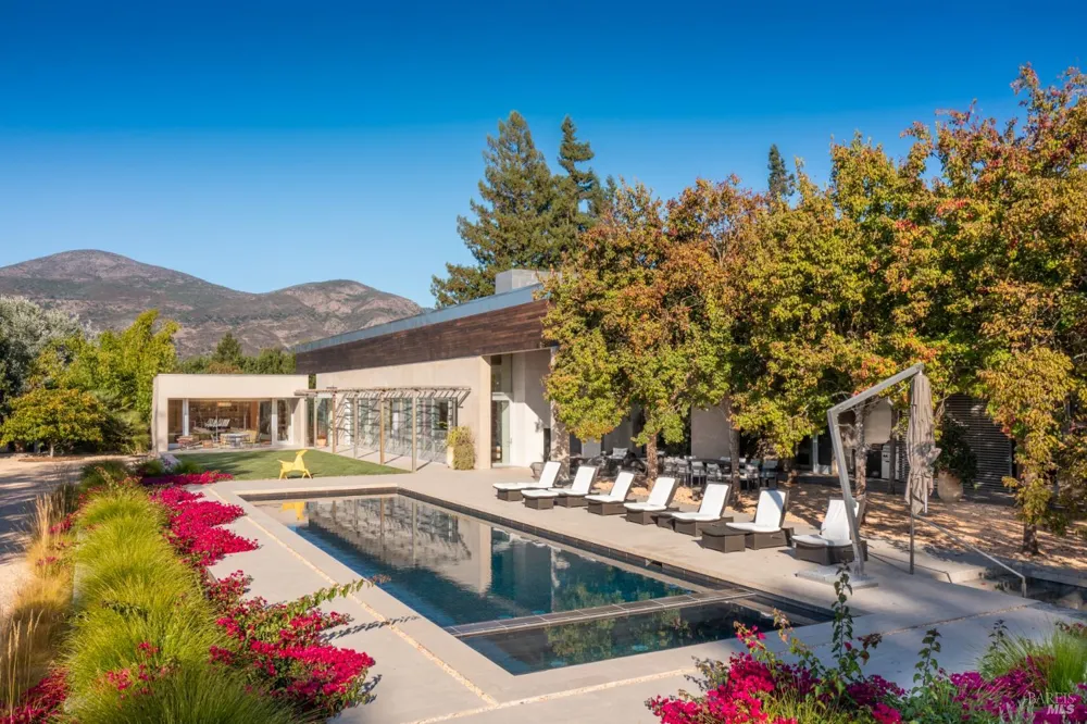 3027 Vichy Avenue Napa, CA 94558