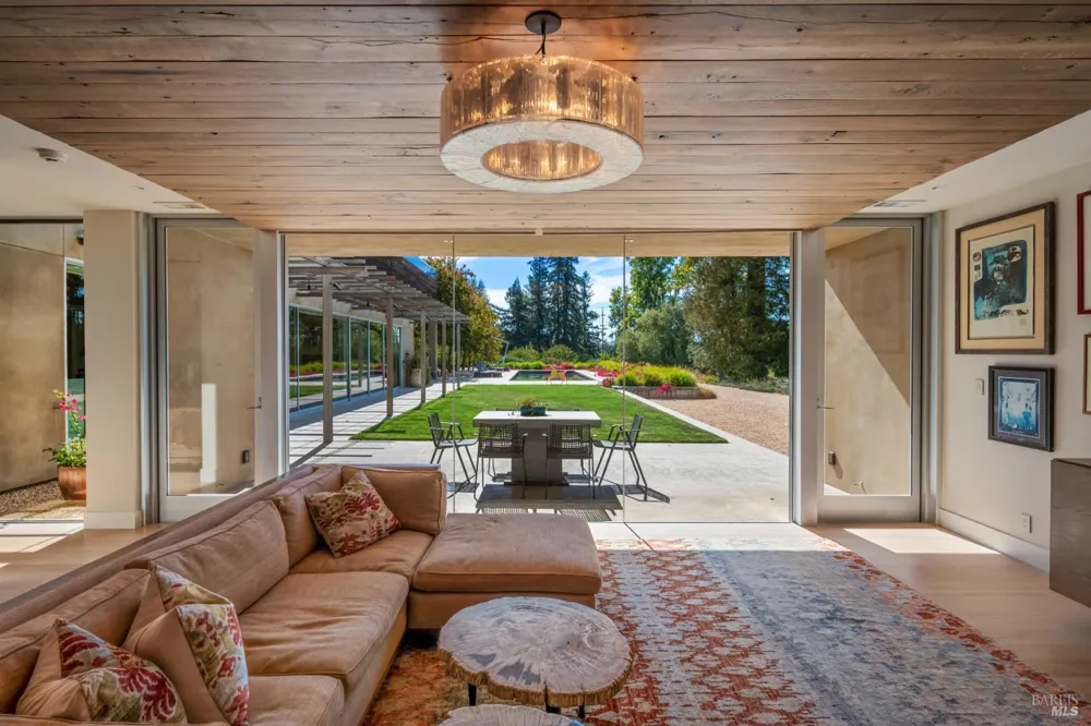 3027 Vichy Avenue Napa, CA 94558