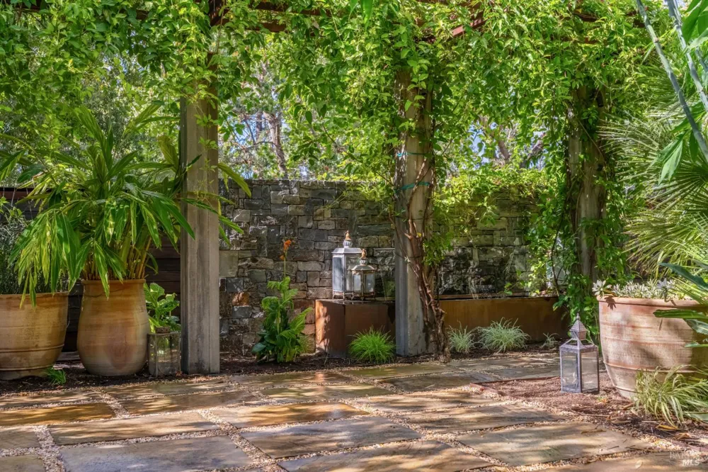 3027 Vichy Avenue Napa, CA 94558
