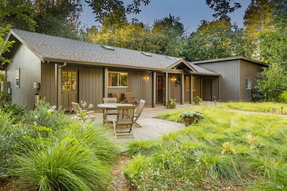 3027 Vichy Avenue Napa, CA 94558