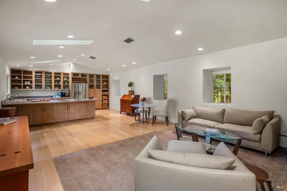 3027 Vichy Avenue Napa, CA 94558