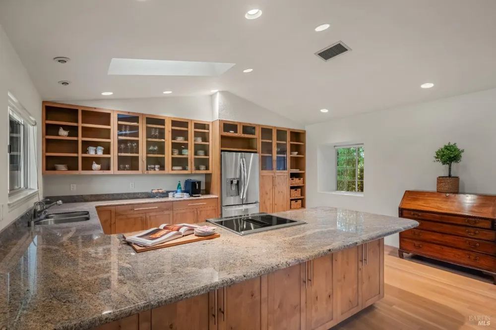 3027 Vichy Avenue Napa, CA 94558