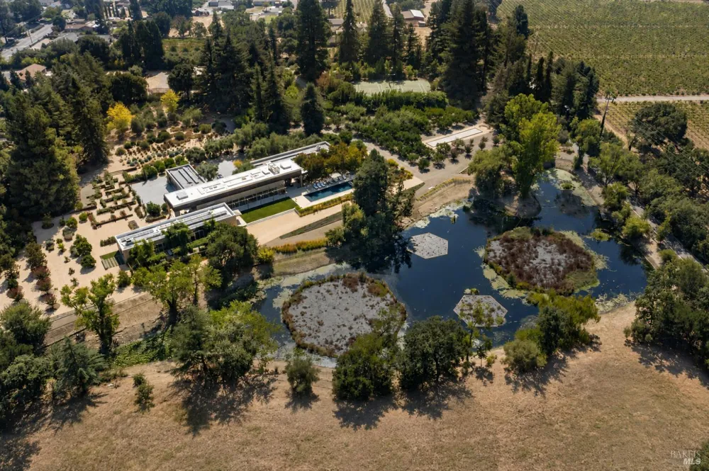 3027 Vichy Avenue Napa, CA 94558