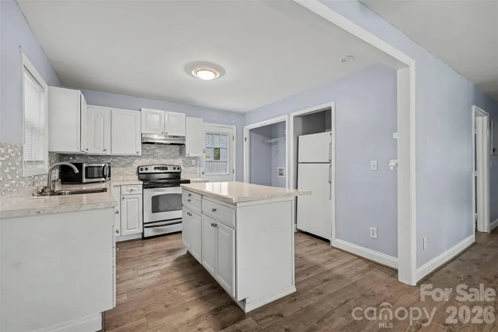 802 Stowe Drive Lowell, NC 28098