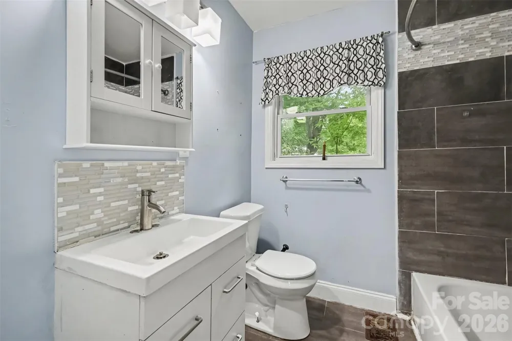 802 Stowe Drive Lowell, NC 28098
