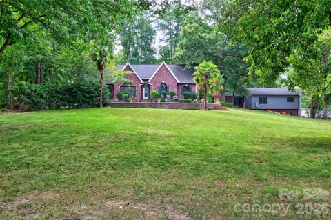 2143 Peninsula Drive