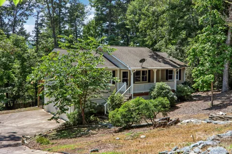 7 Maple Leaf Drive