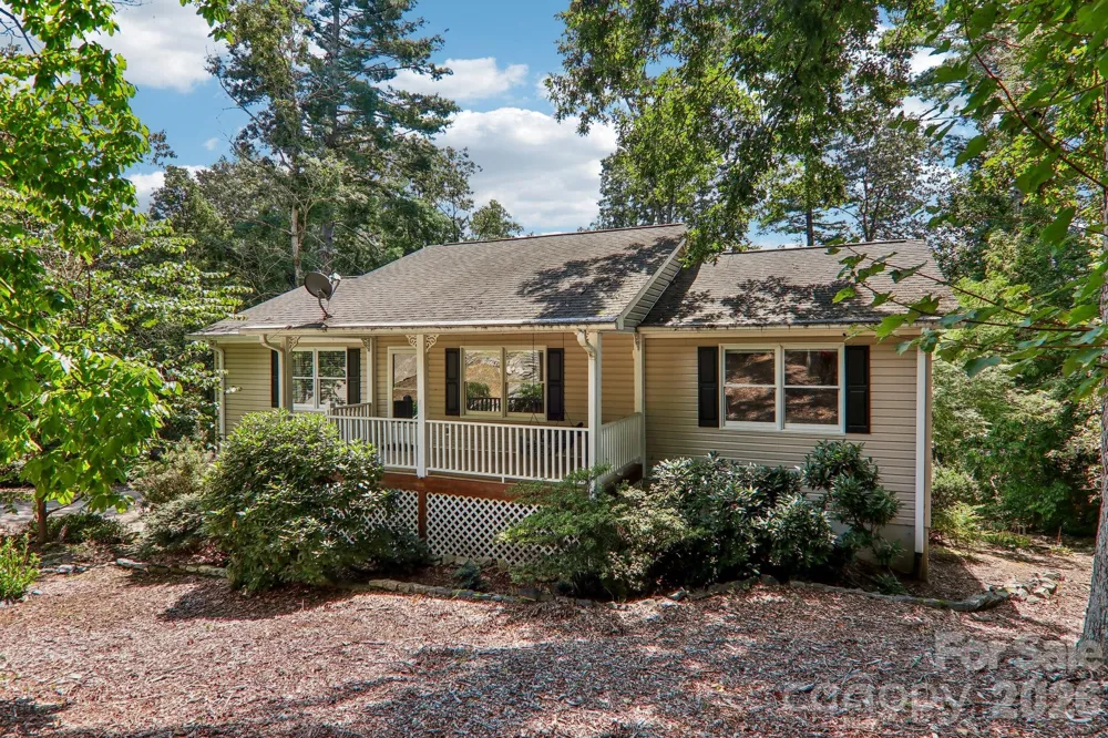 7 Maple Leaf Drive Hendersonville, NC 28739