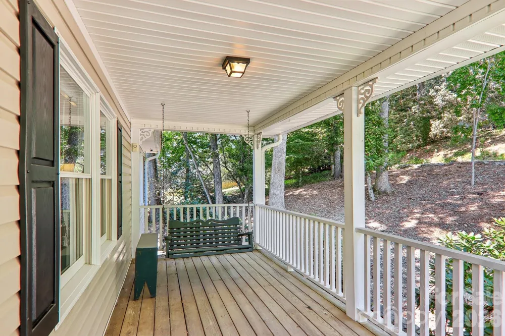 7 Maple Leaf Drive Hendersonville, NC 28739
