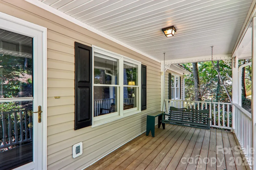 7 Maple Leaf Drive Hendersonville, NC 28739