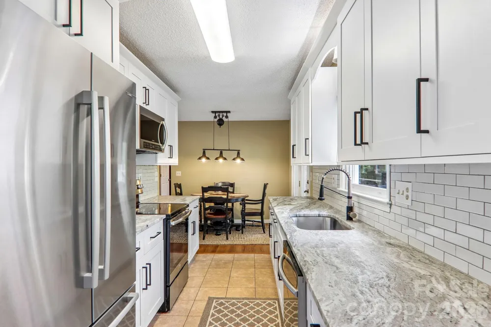 7 Maple Leaf Drive Hendersonville, NC 28739