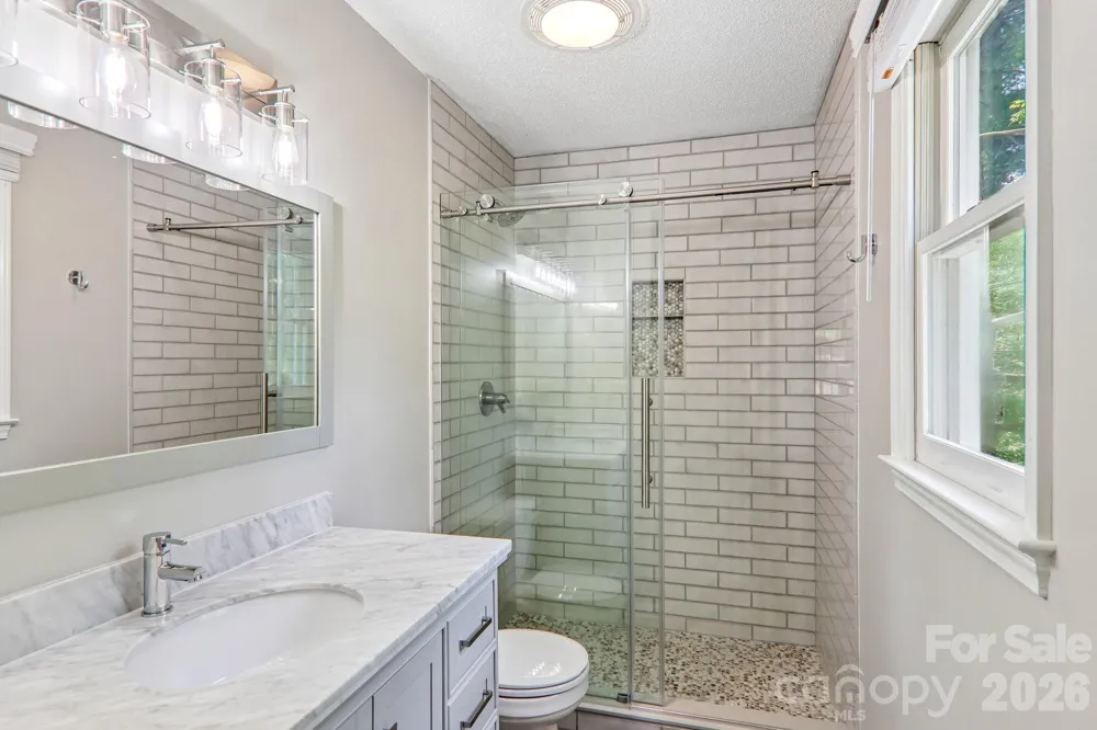 7 Maple Leaf Drive Hendersonville, NC 28739