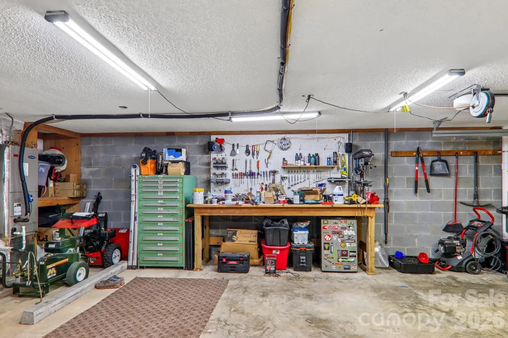 7 Maple Leaf Drive Hendersonville, NC 28739