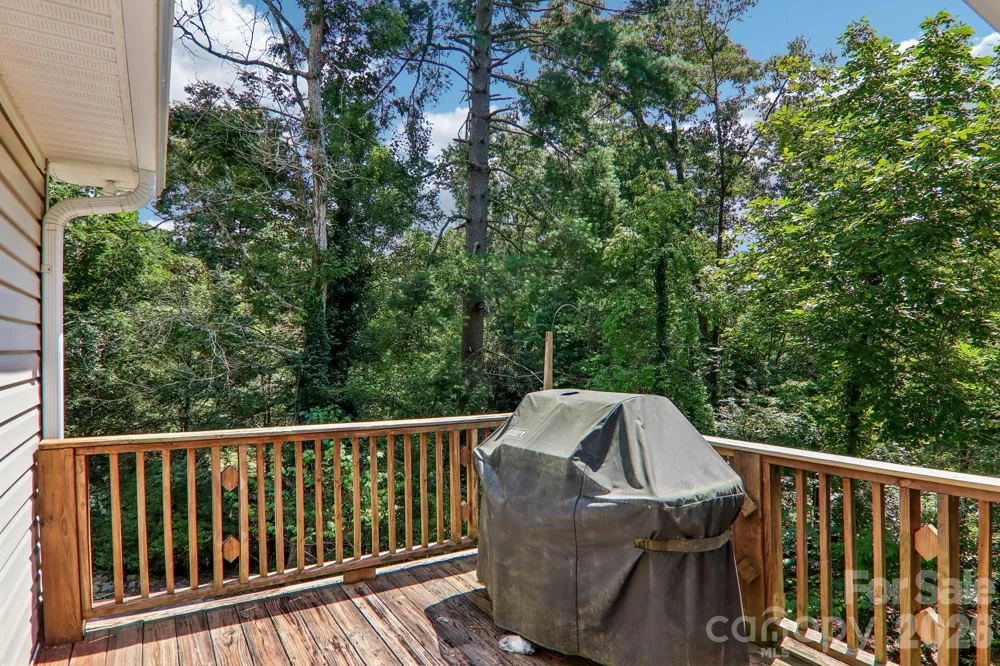 7 Maple Leaf Drive Hendersonville, NC 28739