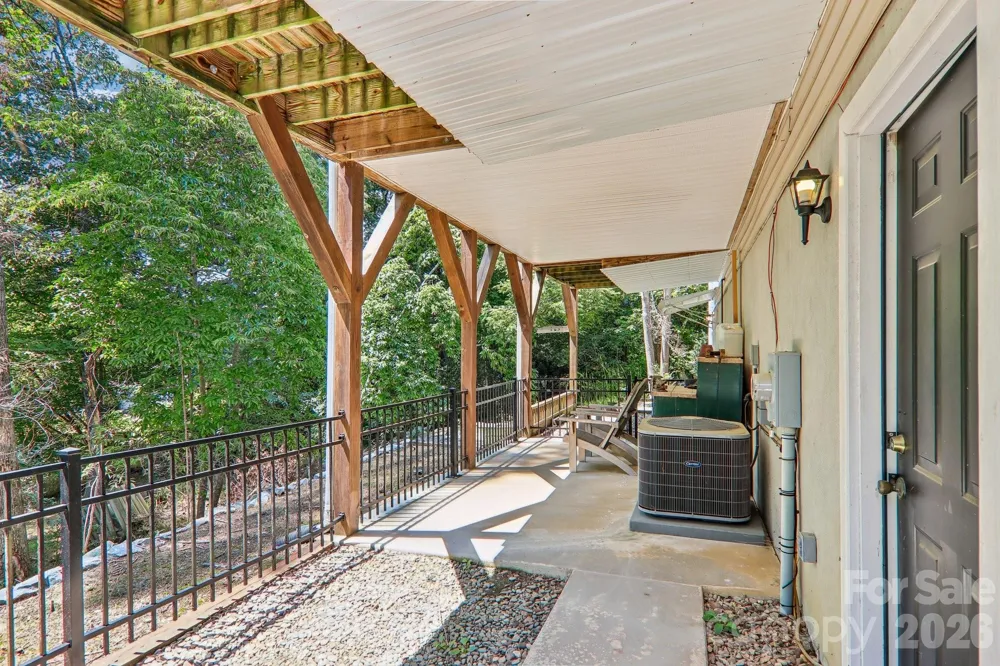 7 Maple Leaf Drive Hendersonville, NC 28739