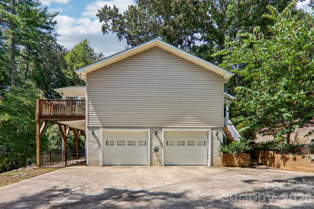 7 Maple Leaf Drive Hendersonville, NC 28739