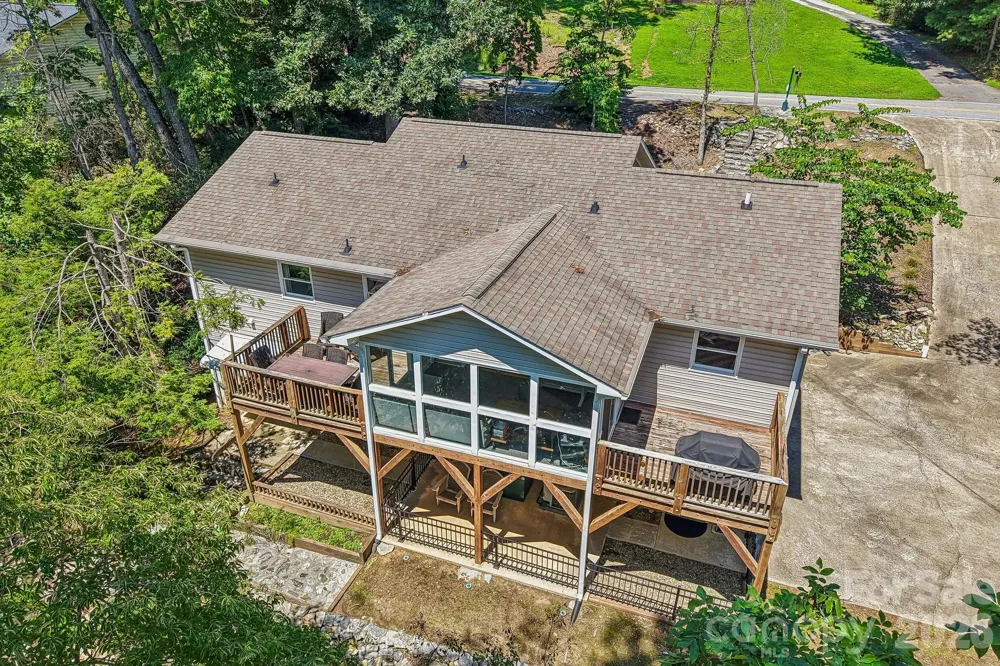7 Maple Leaf Drive Hendersonville, NC 28739