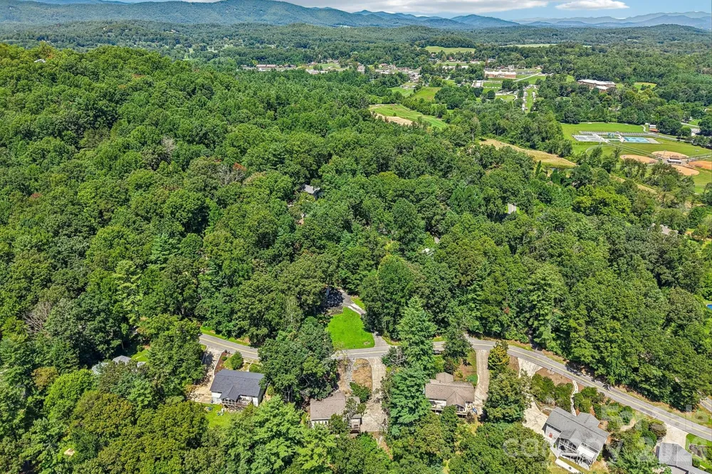 7 Maple Leaf Drive Hendersonville, NC 28739