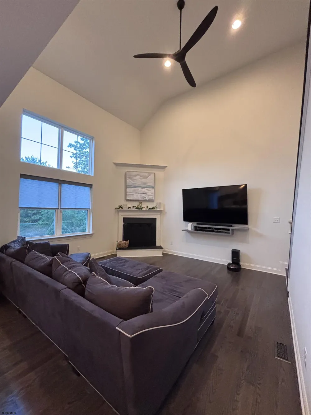 30 Monet Dr Mays Landing, NJ 08330