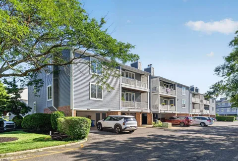 802 Harbour Cv