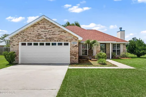1904 Rhett Place