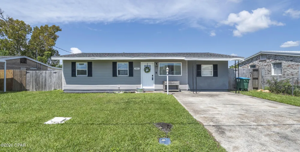 907 School Avenue Panama City, FL 32401