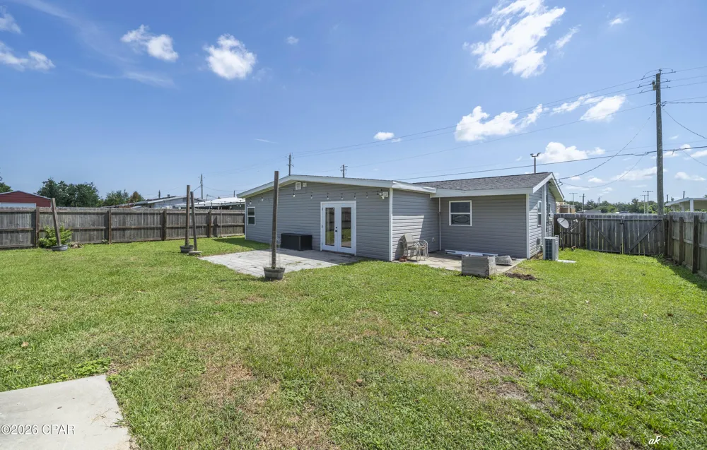 907 School Avenue Panama City, FL 32401