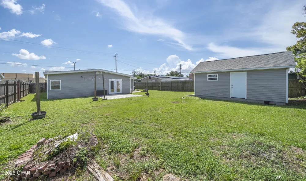 907 School Avenue Panama City, FL 32401