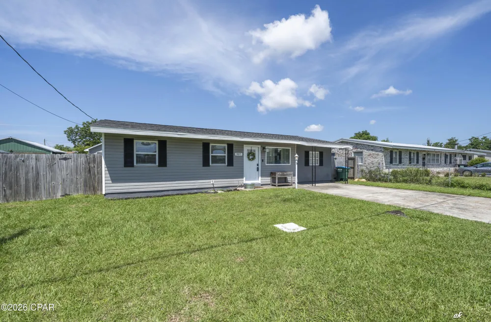 907 School Avenue Panama City, FL 32401
