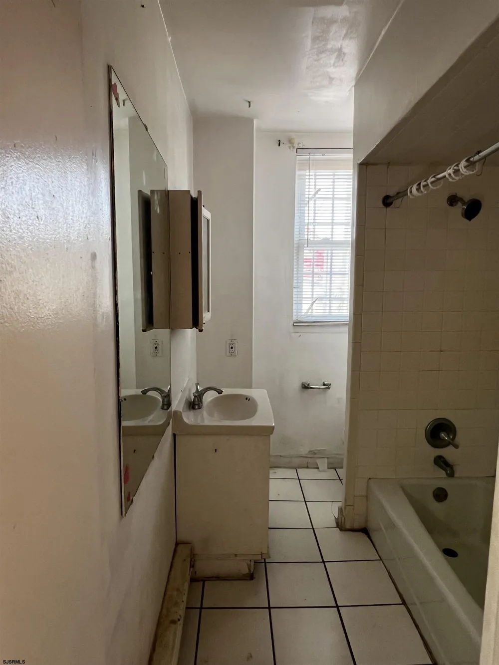 2504 Atlantic Ave Atlantic City, NJ 08401