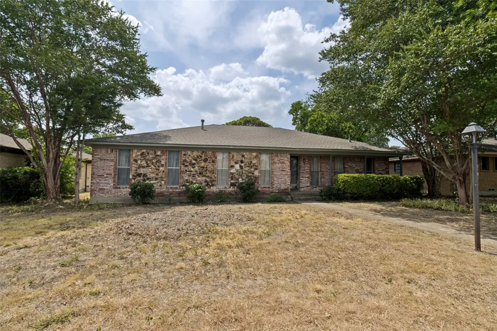 5842 marview Lane Dallas, TX 75227