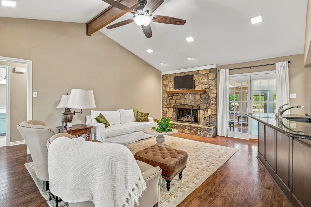 907 County Road 484 Stephenville, TX 76401