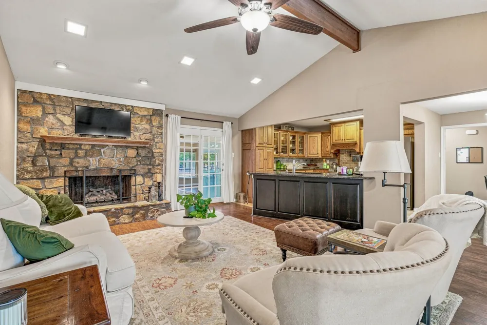 907 County Road 484 Stephenville, TX 76401