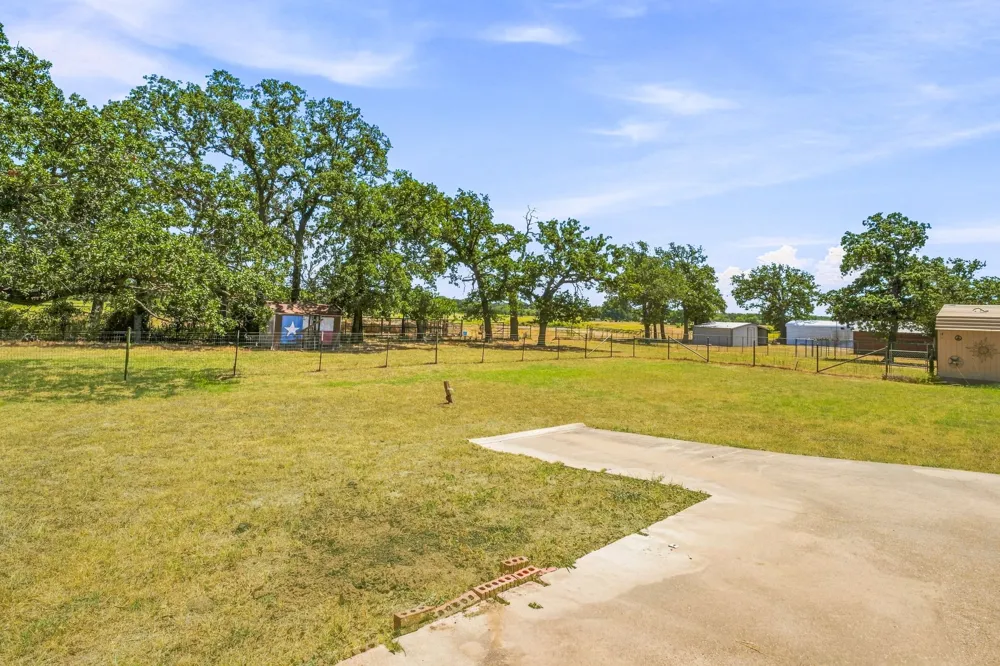 907 County Road 484 Stephenville, TX 76401